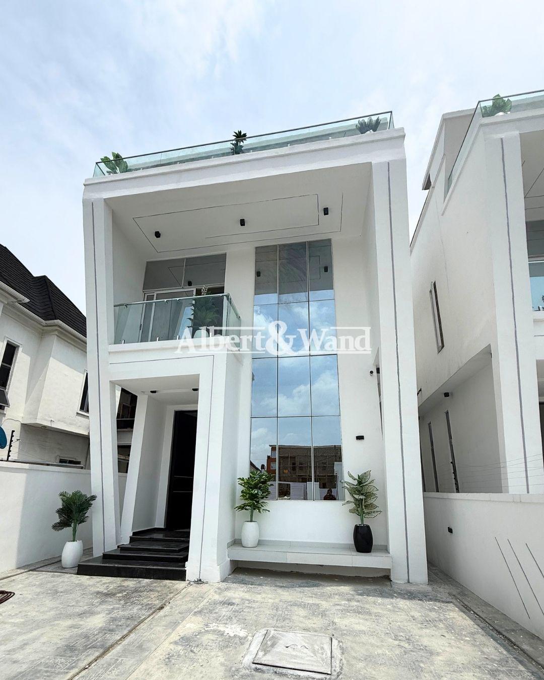 5 Bedroom Fully Detached House