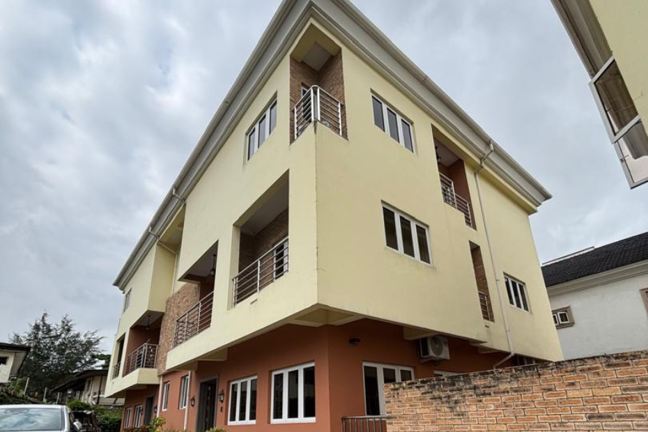 4 Bedroom Terrace