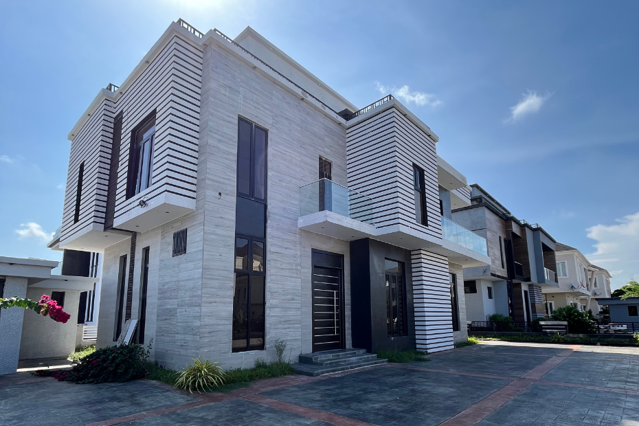 5 Bedroom Fully Detached