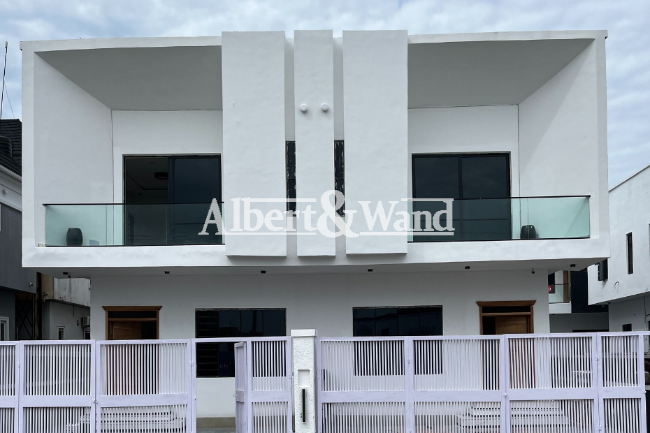  4 Bedroom Semi-Detached House