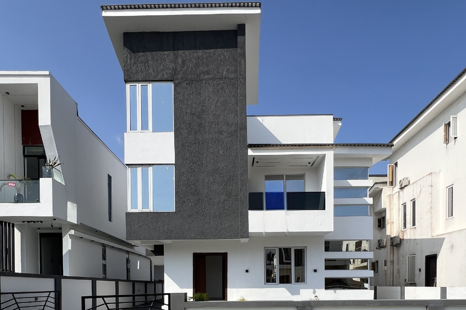 5 Bedroom Fully Detached House