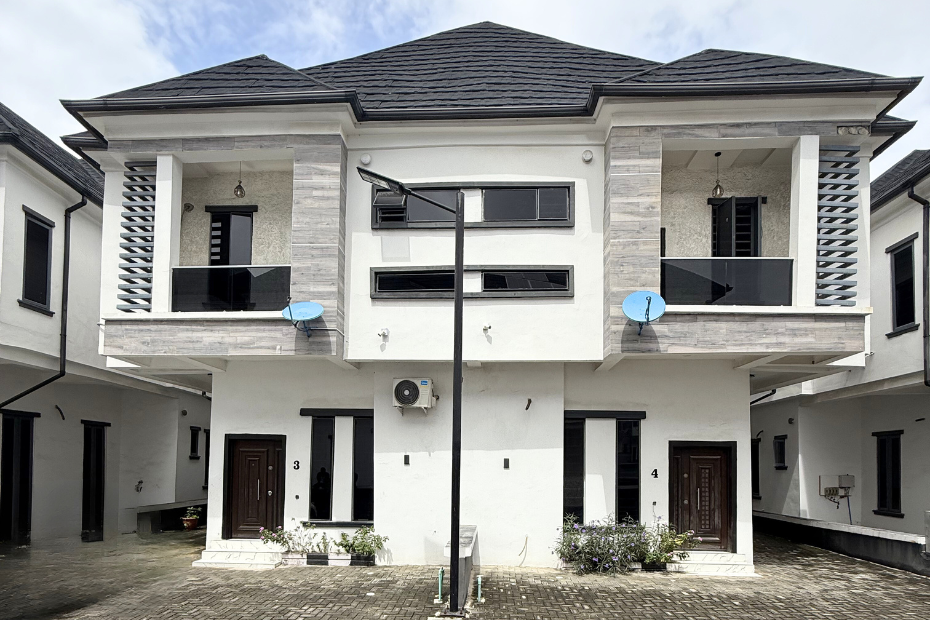  4 Bedroom Semi-Detached House