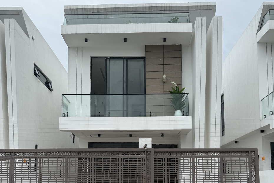 4 Bedroom Terrace