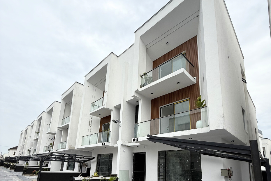 4 Bedroom Terrace