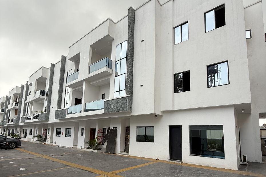 4 Bedroom Terrace